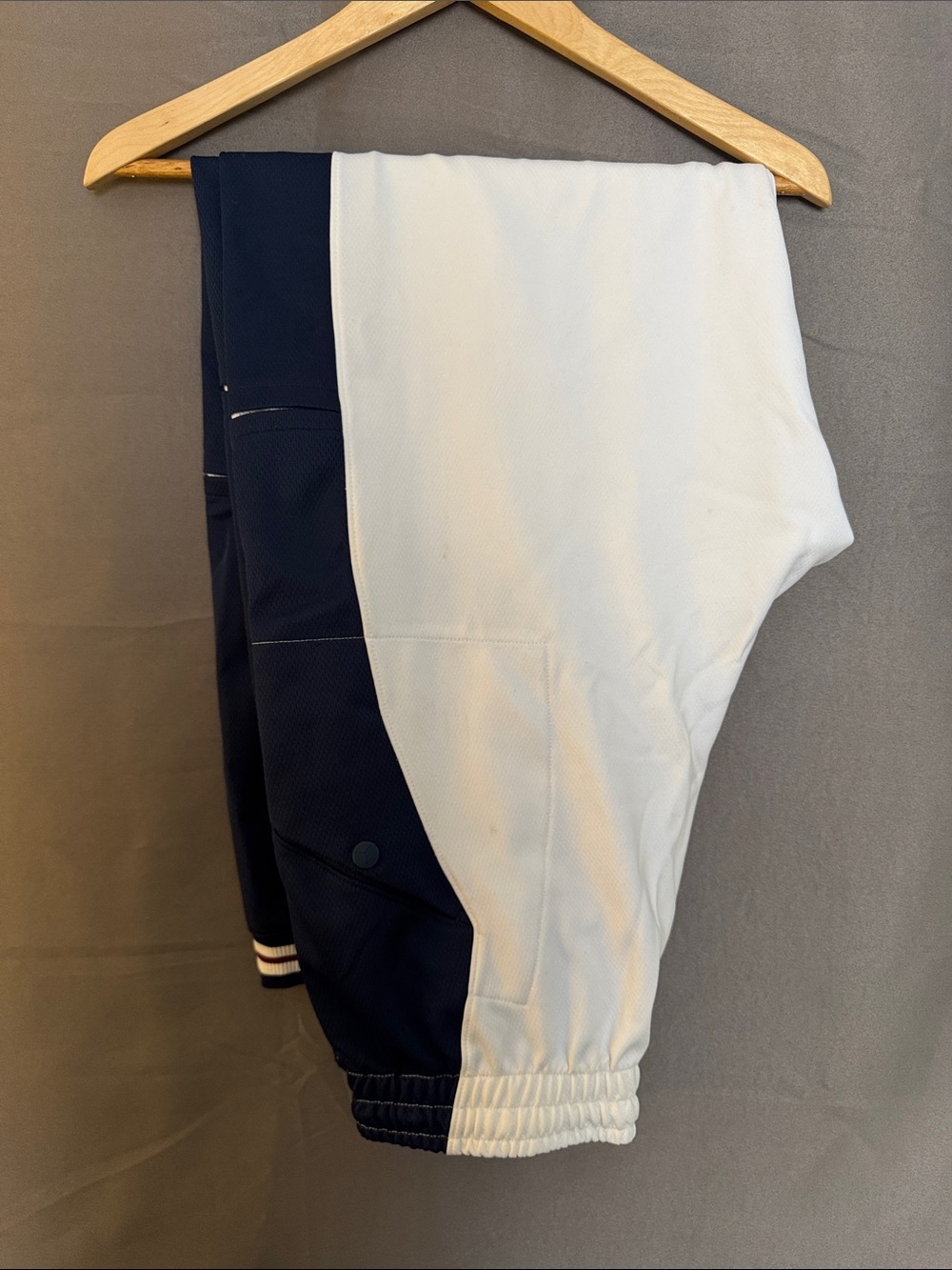 Vintage Jordan Men’s Navy and White Colorblock Breakaway pants